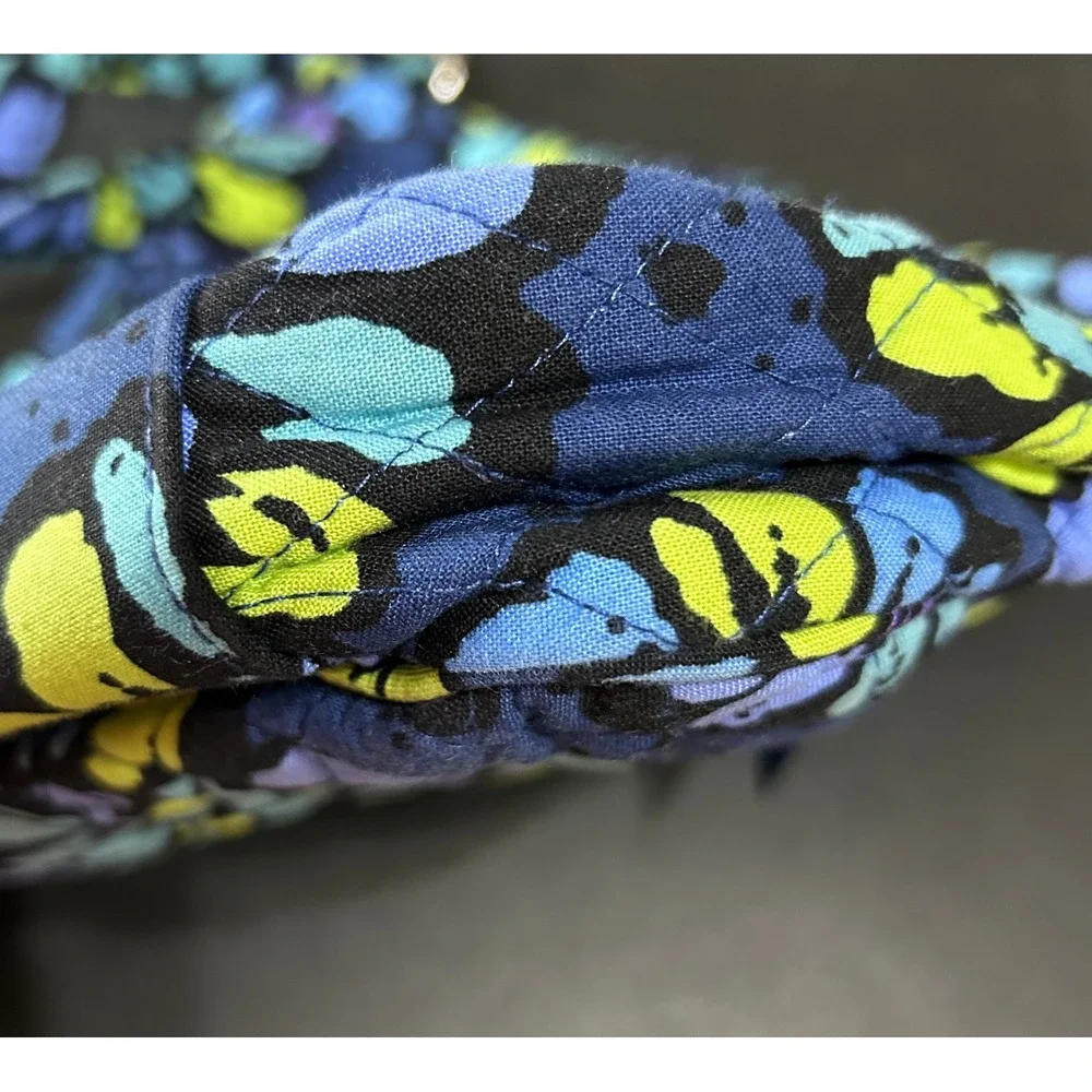 Vera Bradley Indigo Pop Hipster Crossbody Bag Blue Floral Quilted Cotton RETIRED